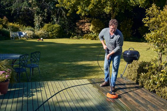 Čiščenje lesene terase