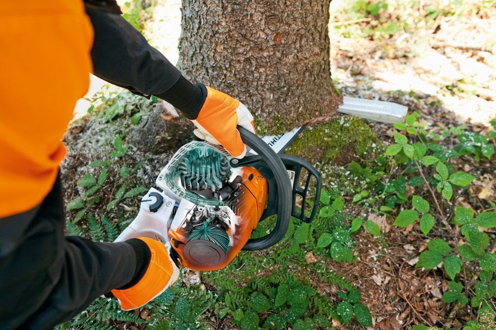 Trpežni zračni filter STIHL: boljši učinek in daljši delovni intervali med servisiranjem filtra